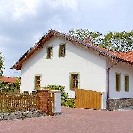 Hotel Na Statku Mirosov Mirosov  Exterior foto