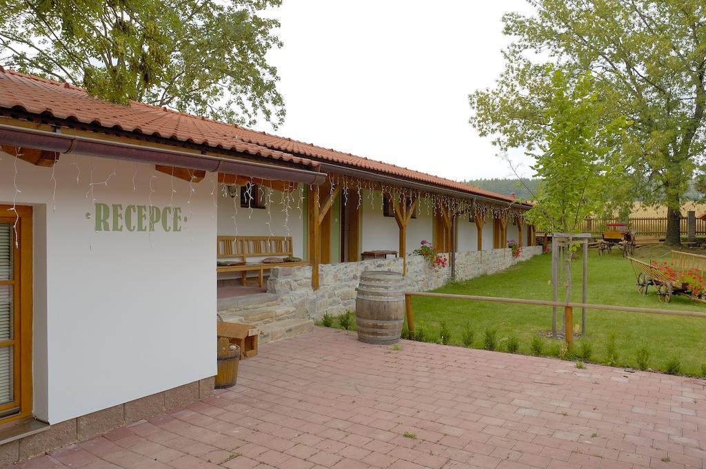 Hotel Na Statku Mirosov Mirosov  Exterior foto